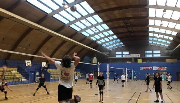 🏐 Tournoi Octobre Rose du SVBC : jouons ensemble pour la bonne cause ! 🎀